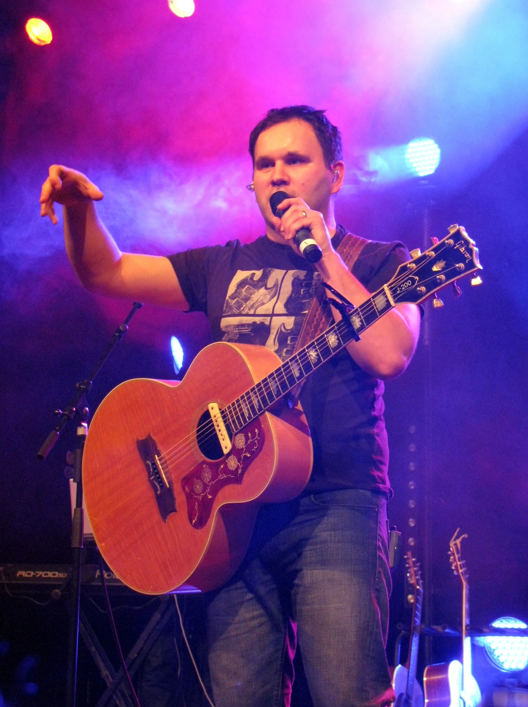 img/musica/artista/Matt_Redman_at_Dettingen_an_der_Erms_Germany_December_2010.jpg